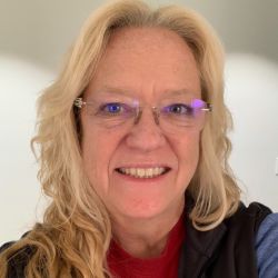 Liz Nellis